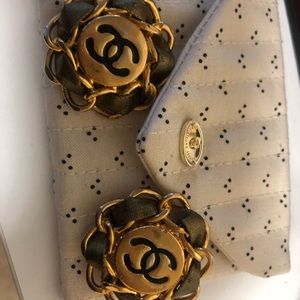 [Sold] Vintage chanel clip on